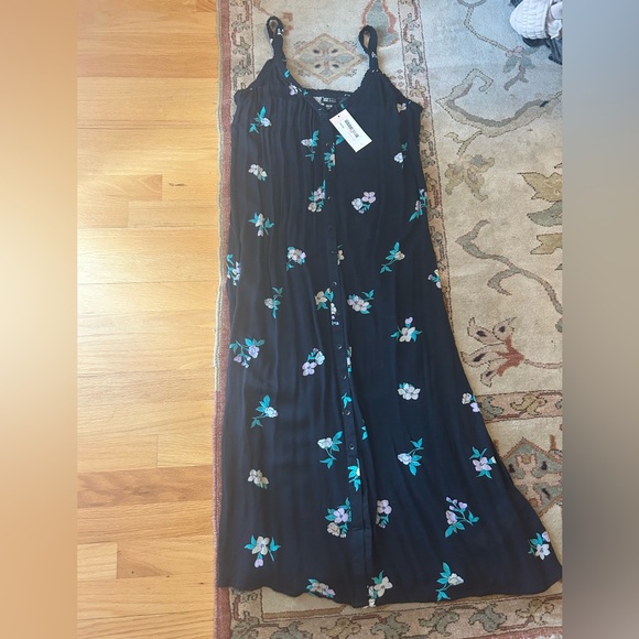 NEVER WORN Billabong dress, size medium - Picture 2 of 2